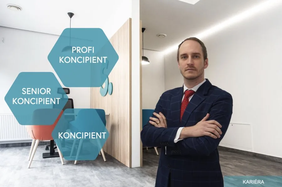 Obchodník Simplea Žilina pri práci